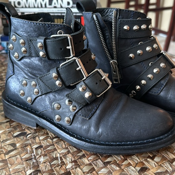 Zadig & Voltaire Laureen leather Spike buckle ankle moto boots - Picture 5 of 8